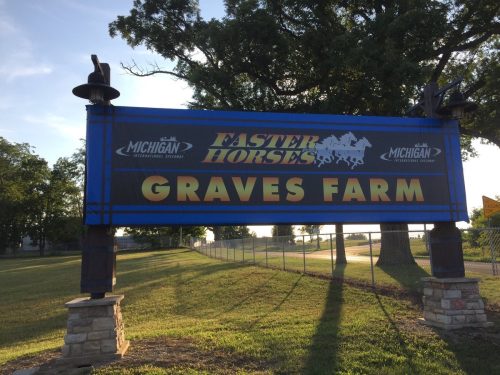 Graves-family-sign